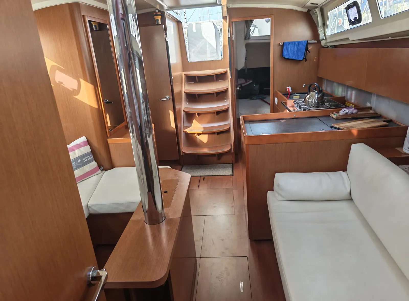 Beneteau Oceanis 41.1 — foto 2