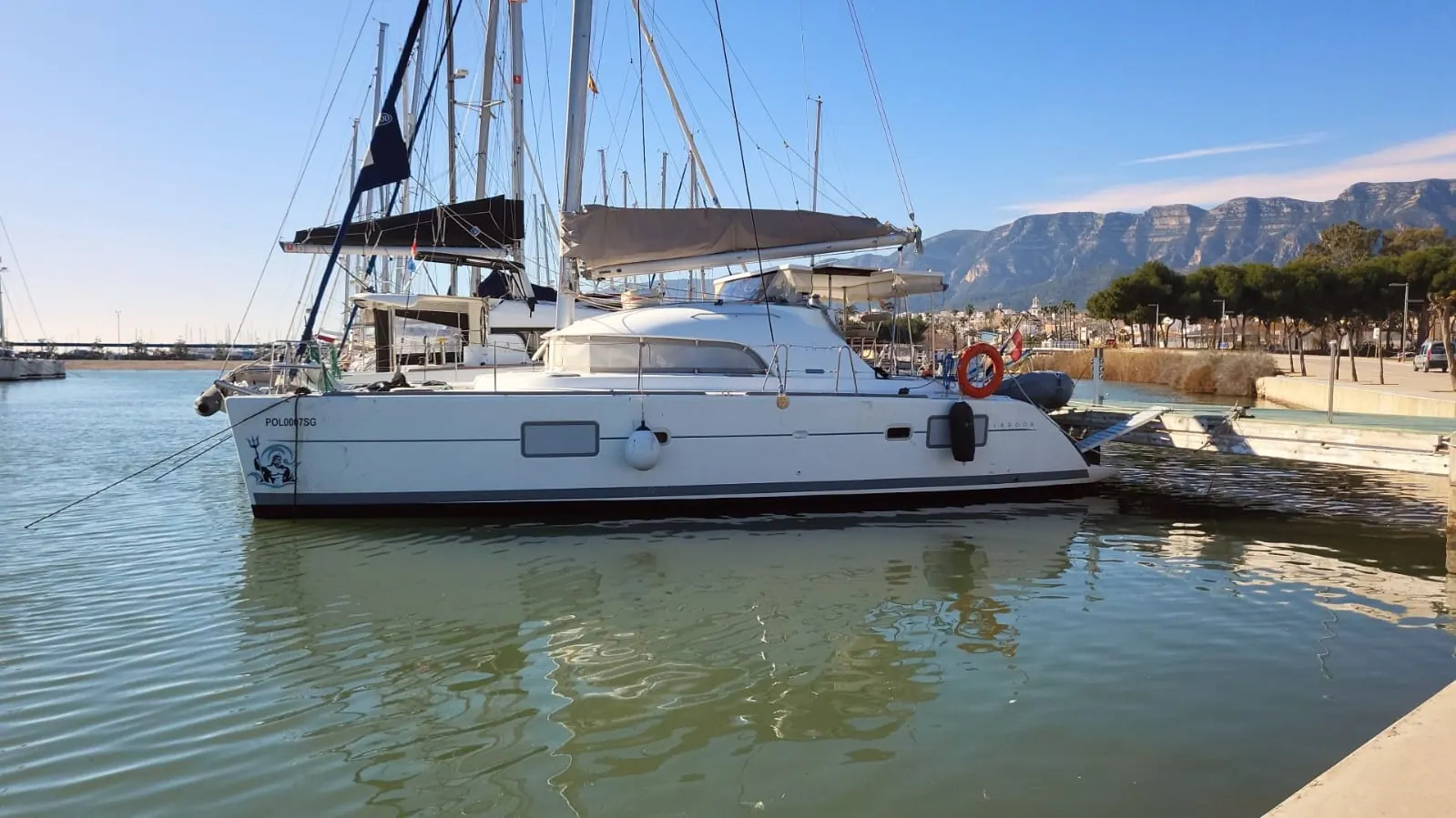 Lagoon 380 — foto 1