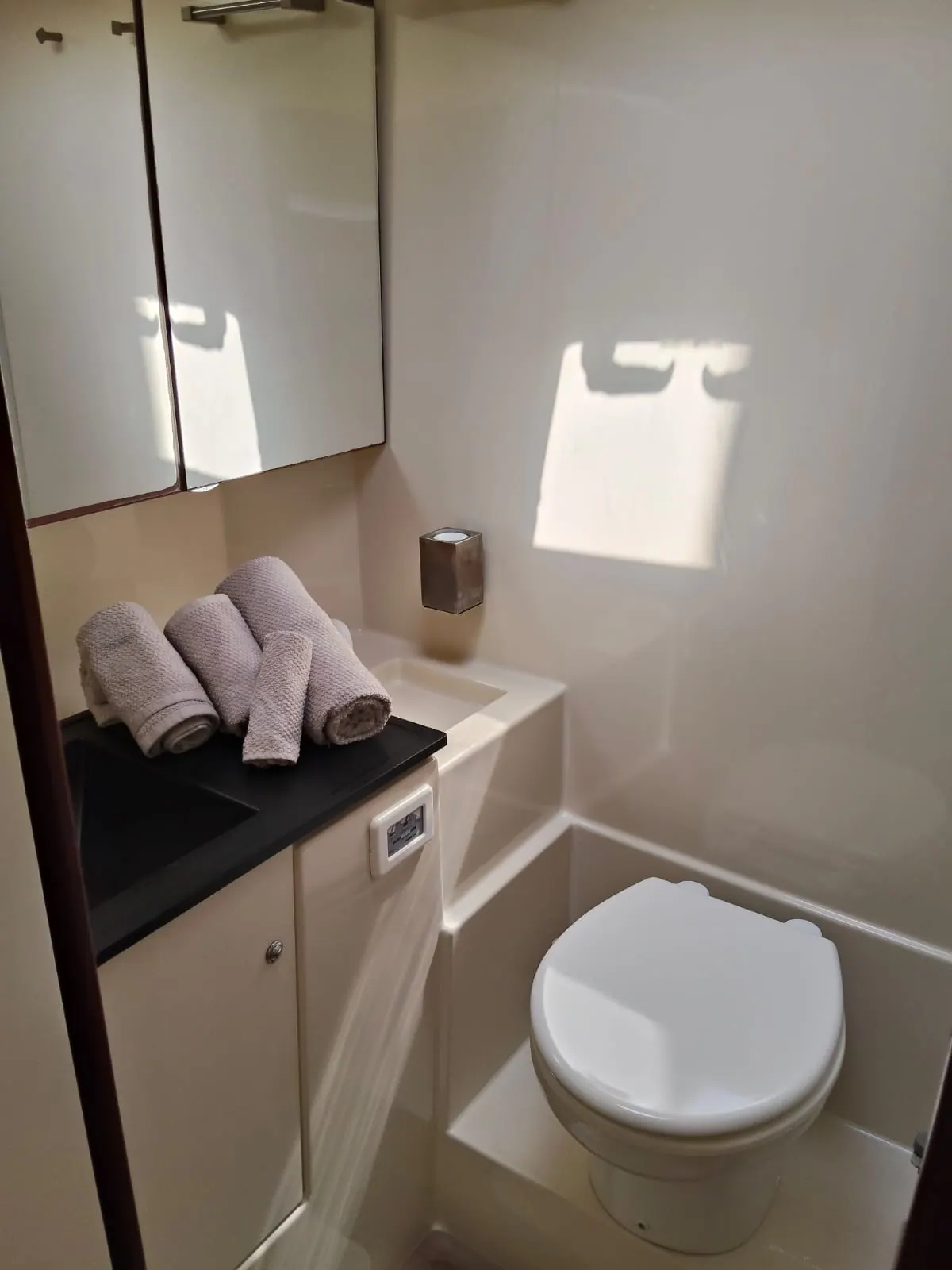 Dufour 525 — foto 10