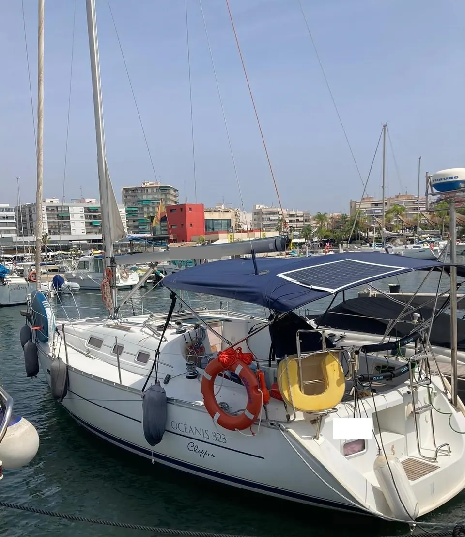 Beneteau Oceanis Clipper 323
