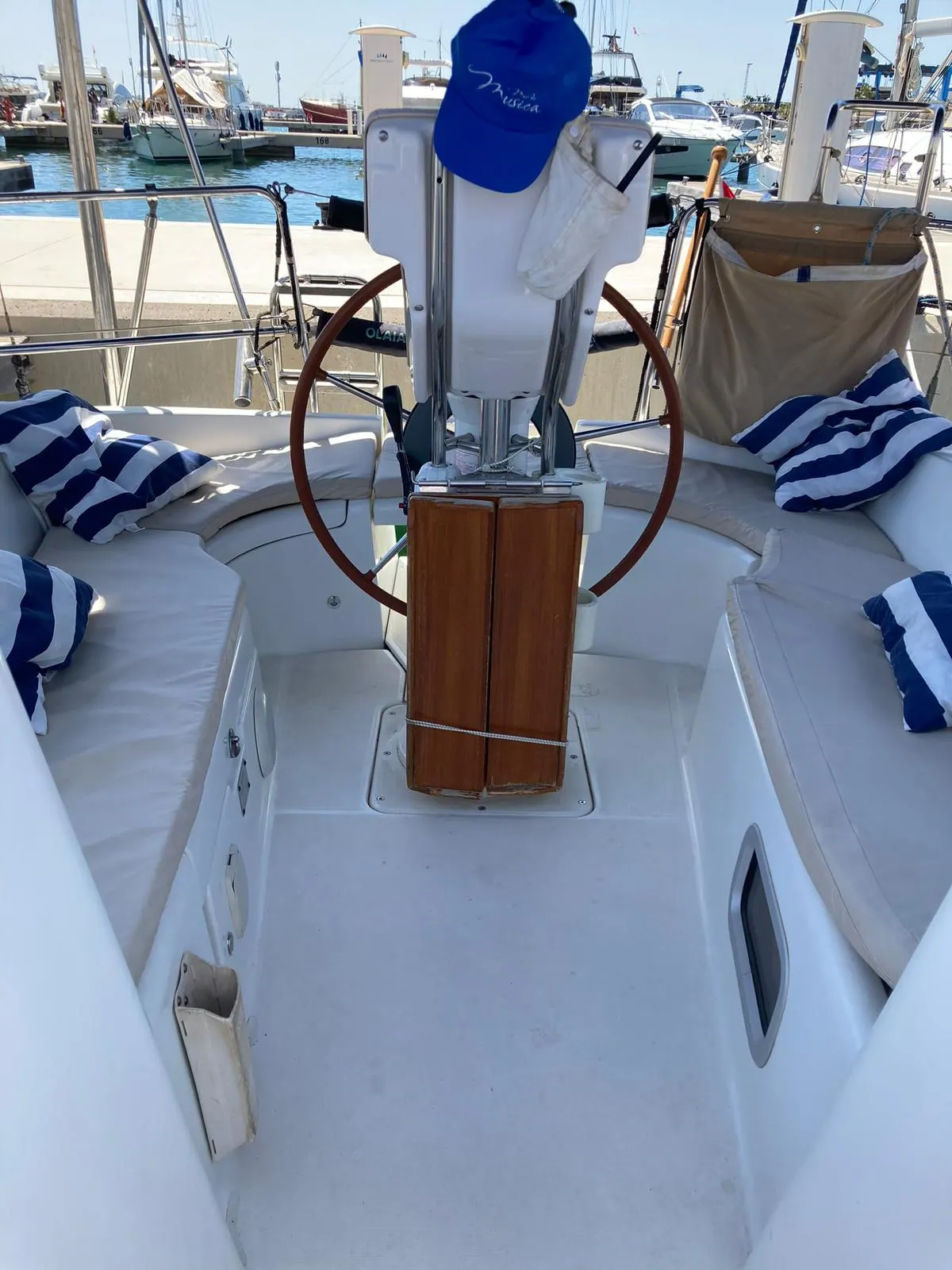 Beneteau Oceanis Clipper 323 — foto 4